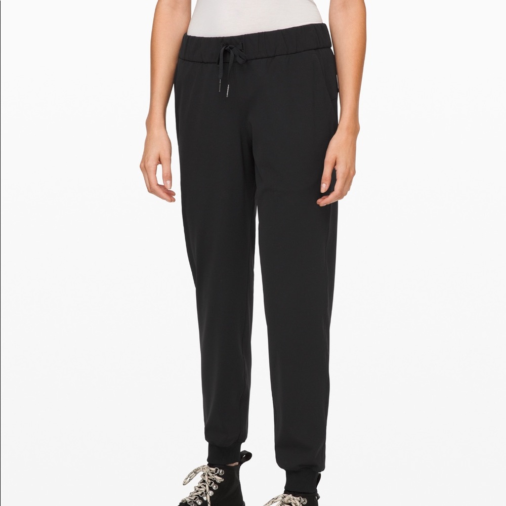 Lululemon On the fly joggers luxtreme